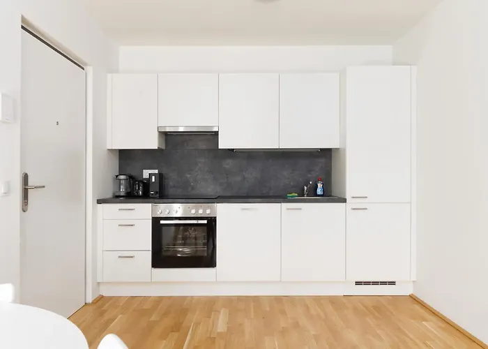 Whats-app Self-check-in - 1br Apartment, Near Airport,15 Min To Center Відень