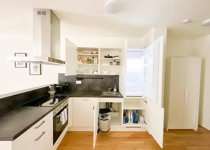 Whats-app Self-check-in - 1br Apartment, Near Airport,15 Min To Center Апартаменти