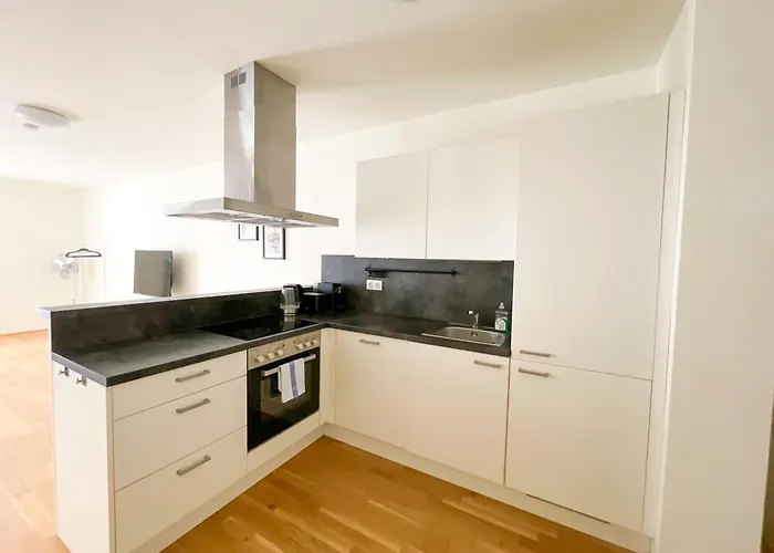 Whats-app Self-check-in - 1br Apartment, Near Airport,15 Min To Center Апартаменти