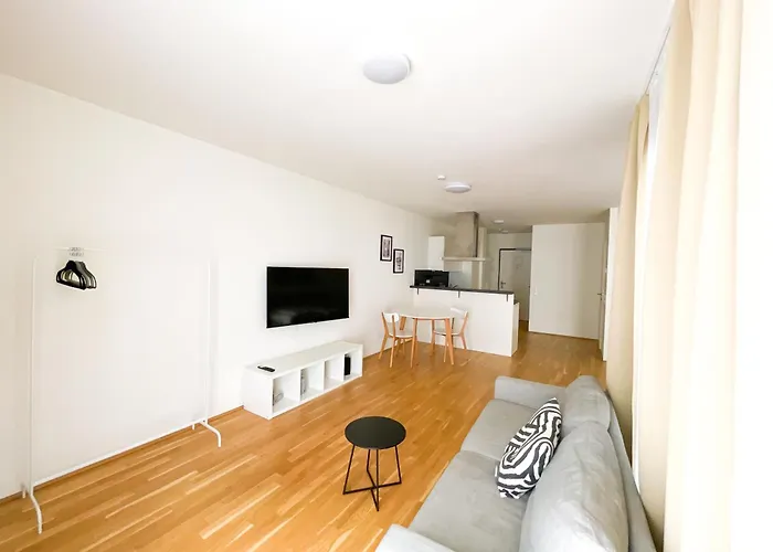 Апартаменти Whats-app Self-check-in - 1br Apartment, Near Airport,15 Min To Center
