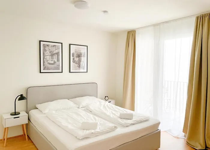 Whats-app Self-check-in - 1br Apartment, Near Airport,15 Min To Center *