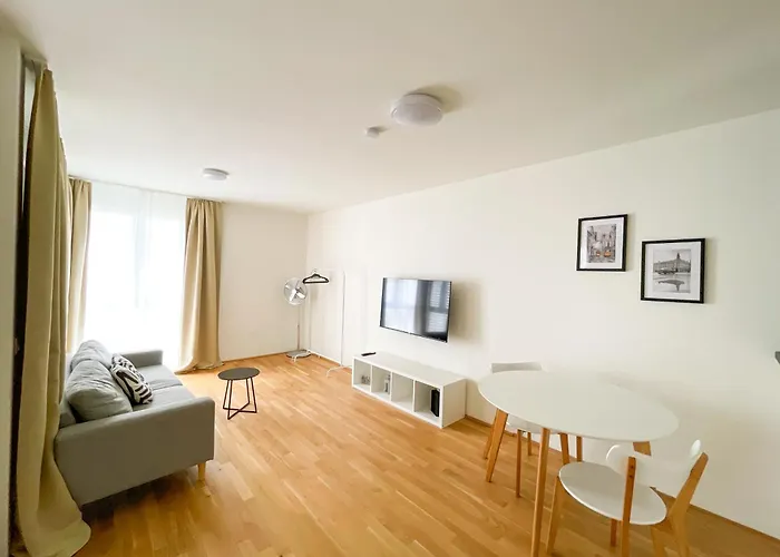 Whats-app Self-check-in - 1br Apartment, Near Airport,15 Min To Center Апартаменти *