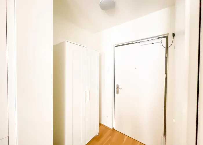Апартаменти Whats-app Self-check-in - 1br Apartment, Near Airport,15 Min To Center Відень